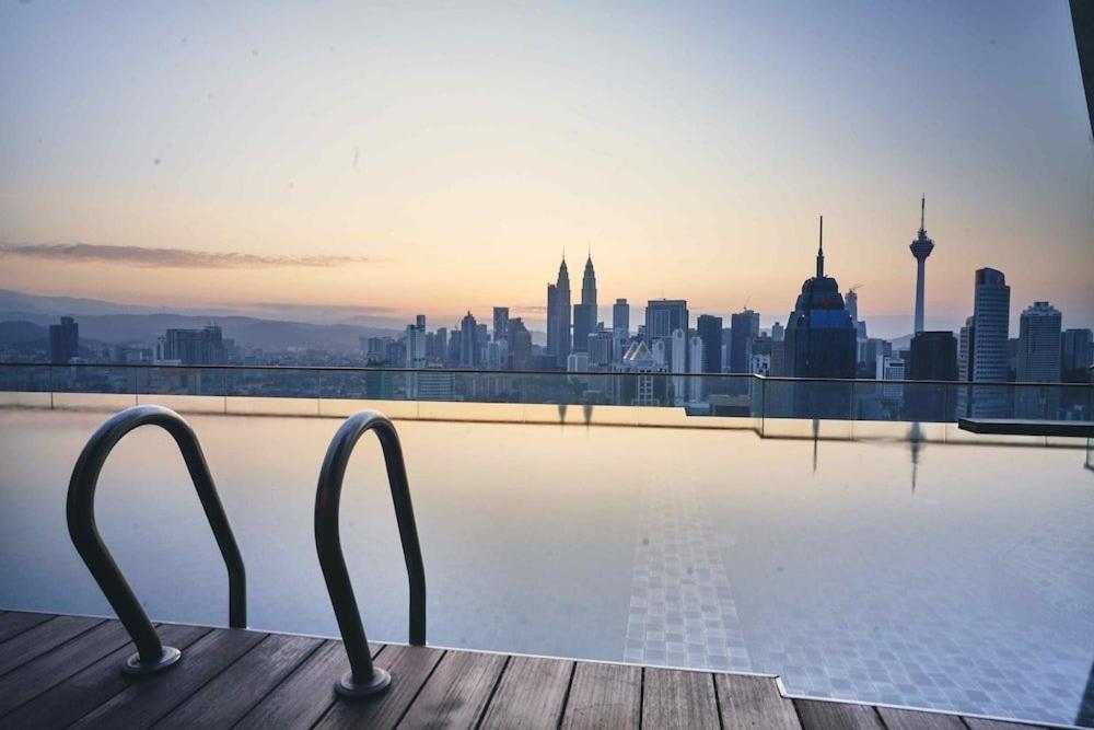 Infinity Pool Hostel Kuala Lumpur Exterior photo